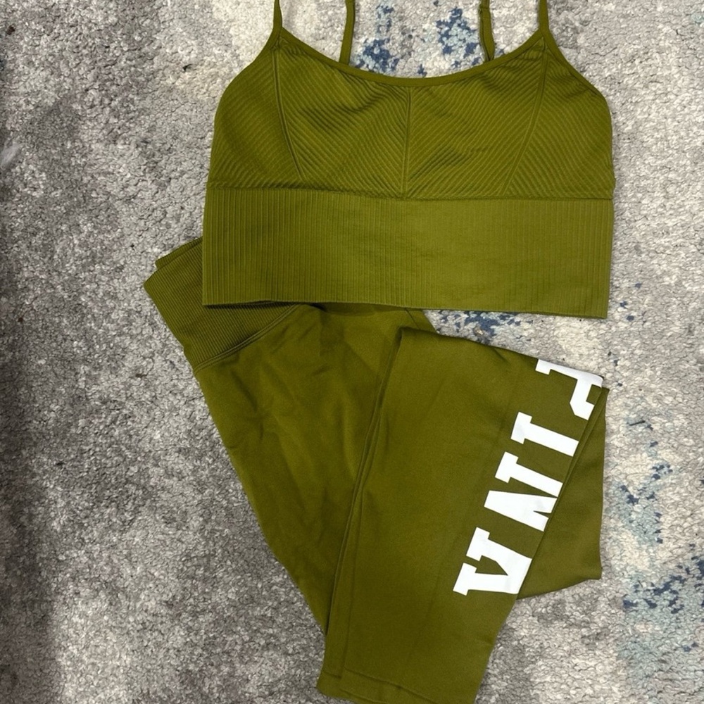 VS PINK Olive Green Activewear Set sz: M